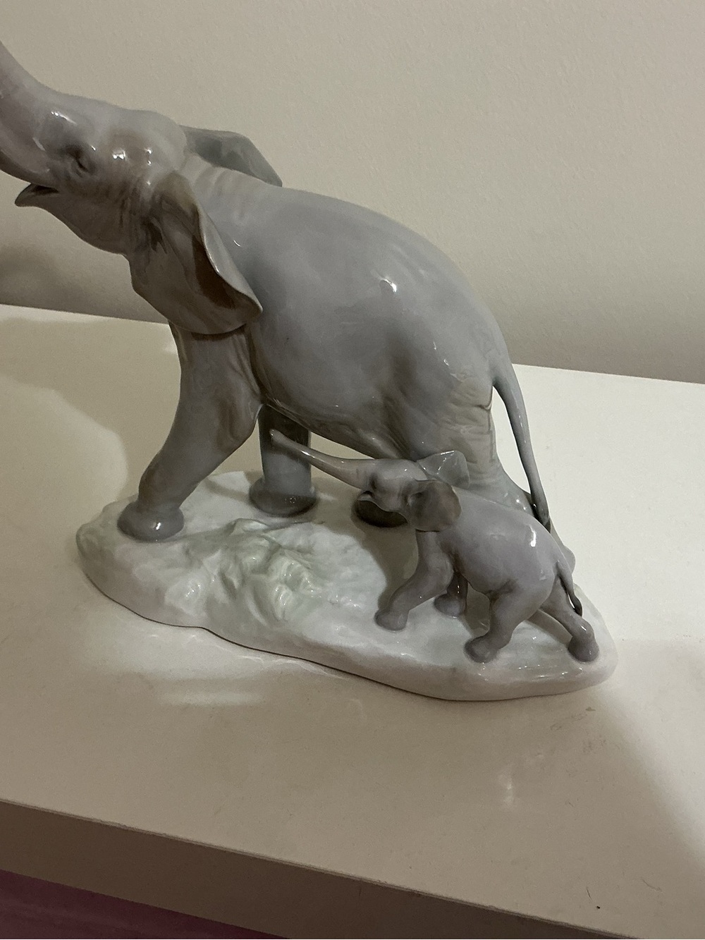 Lladro Glossy Gray Elephant and Baby Porcelain Figurine - Picture 2 of 6